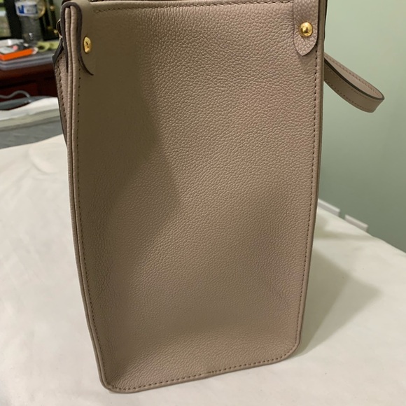 Louis Vuitton On-The-Go. MM , like new condition - Picture 5 of 9